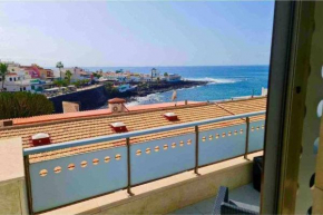 Ático con vistas al mar en el centro de La Caleta